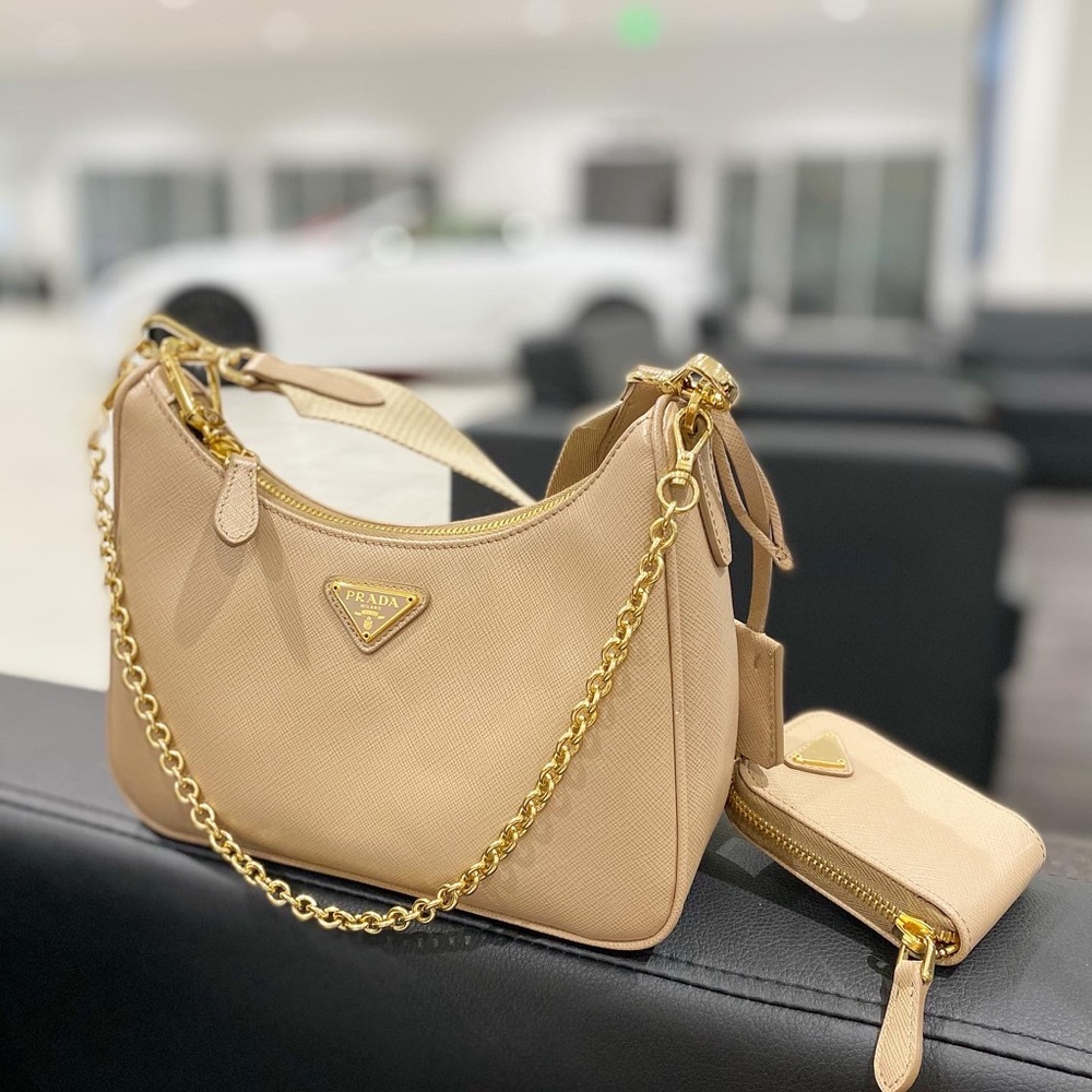 Prada Re-Edition 2005 Saffiano Cammeo